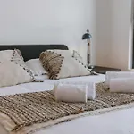 Huswell - Amazing Apartment In London Tower With Parking