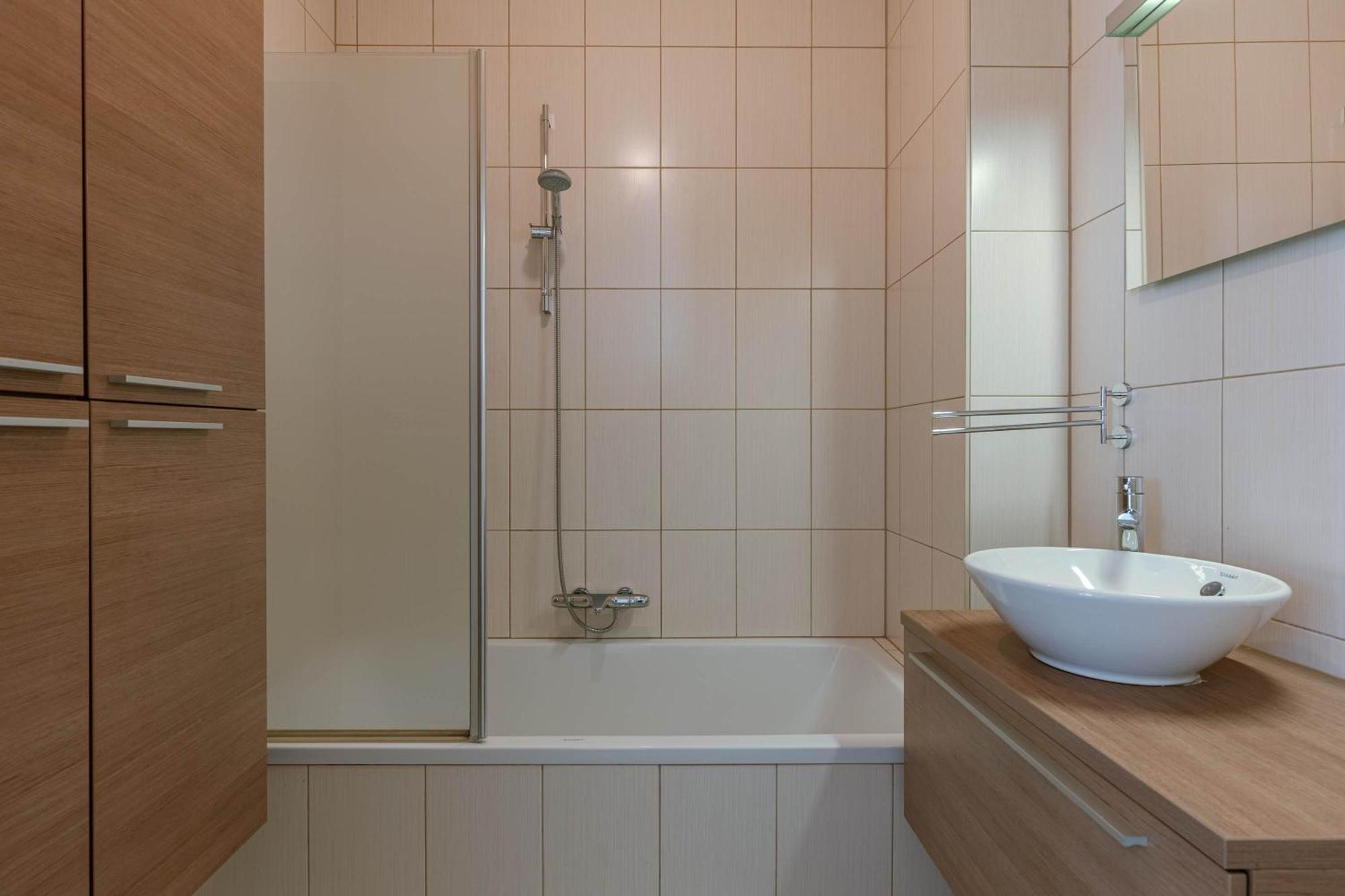 Huswell - Amazing In London Tower With Parking *
